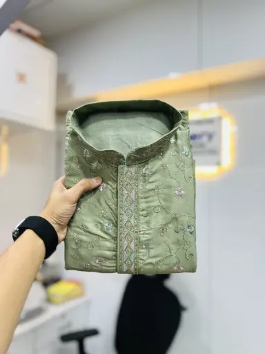 Mehdni Decent Kurta